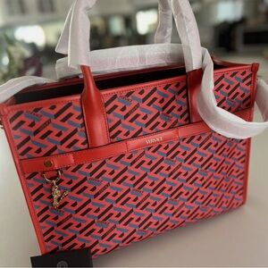 Versace La Greca Tote pattern
